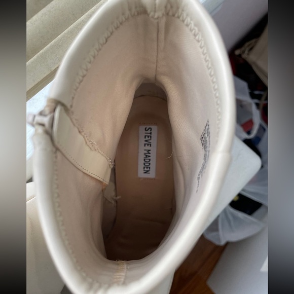 White Steve Madden Kaleb Boots - Picture 2 of 4
